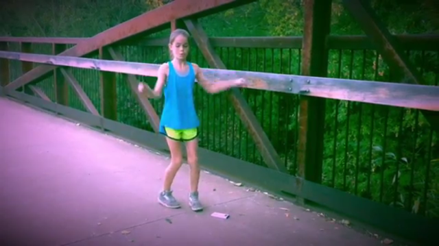11 წლის გოგონას ახალი ცეკვის სტილი სასიამოვნოდ გაოცებულს დაგტოვებთ