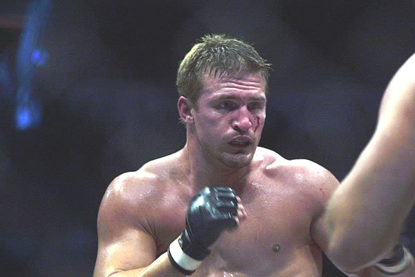 "MMA"_ს 6 მებრძოლი, რომელმაც არასრულფასოვნების მიუხედავად წარმოუდგენელ წარმატებას მიაღწია (ფოტოები + ვიდეო)