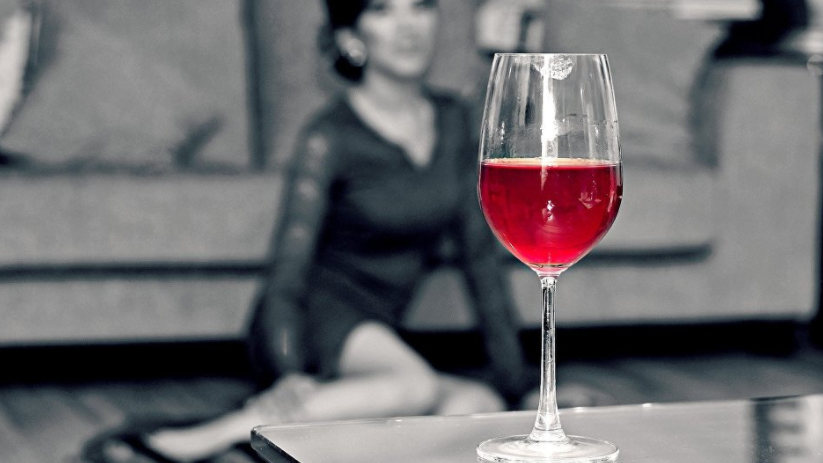 რა სარგებელი მოაქვს დღეში ერთ ბაკალ წითელ ღვინოს თქვენი ფსიქიკური მდგომარეობისთვის?