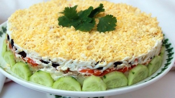 სალათა ”ბონაპარტი”- სასარგებლო, ლამაზი და ძალიან გემრიელი