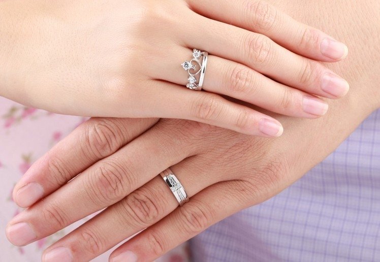 ამოვხსნათ თითების საიდუმლო - რატომ გვიკეთია საქორწინო ბეჭედი არათითზე?