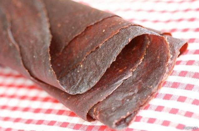 შავი ქლიავის ტყლაპი - სასარგებლო და გემრიელი ტკბილეული